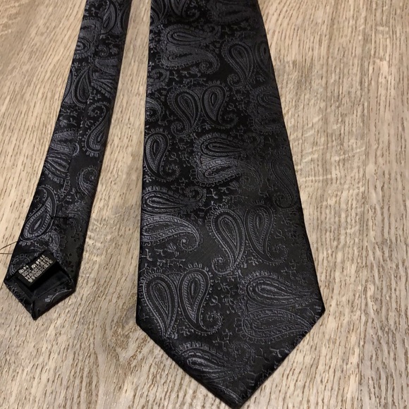 Guxxi handmade black tie - Picture 6 of 6